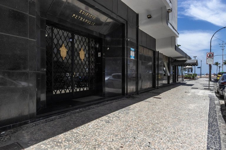 Amplo e moderno na praia de Copacabana