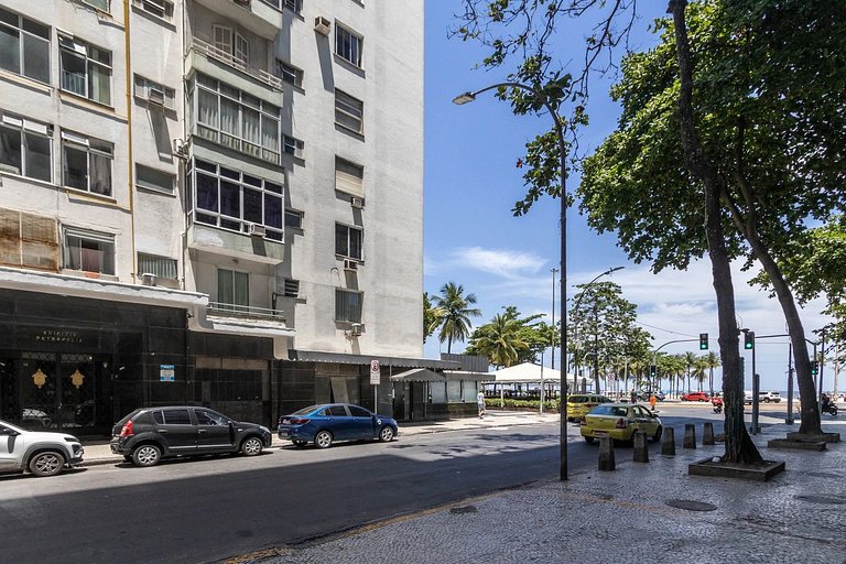 Espetacular em frente ao mar de Copacabana