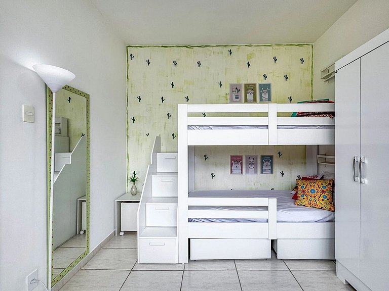 Charmoso apartamento para família perto da praia