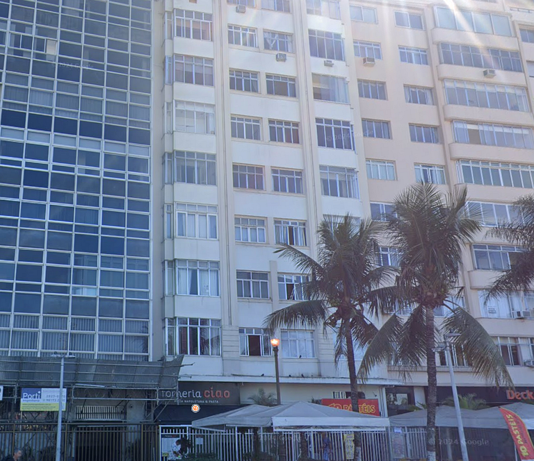 Design moderno e conforto na praia de Copacabana
