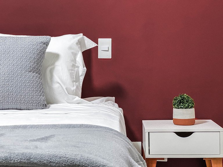 Apartamento com serviços e piscina perto da praia