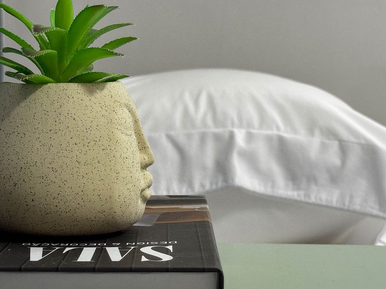 Apartamento com serviços e piscina perto da praia