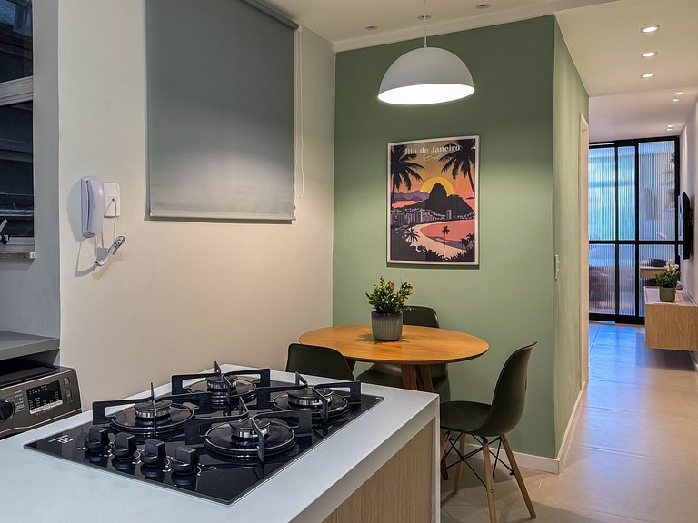 Studio de Luxo a 1 Quadra da Praia de Copacabana