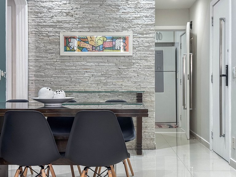 Vista Mar com 2 Quartos na quadra da praia