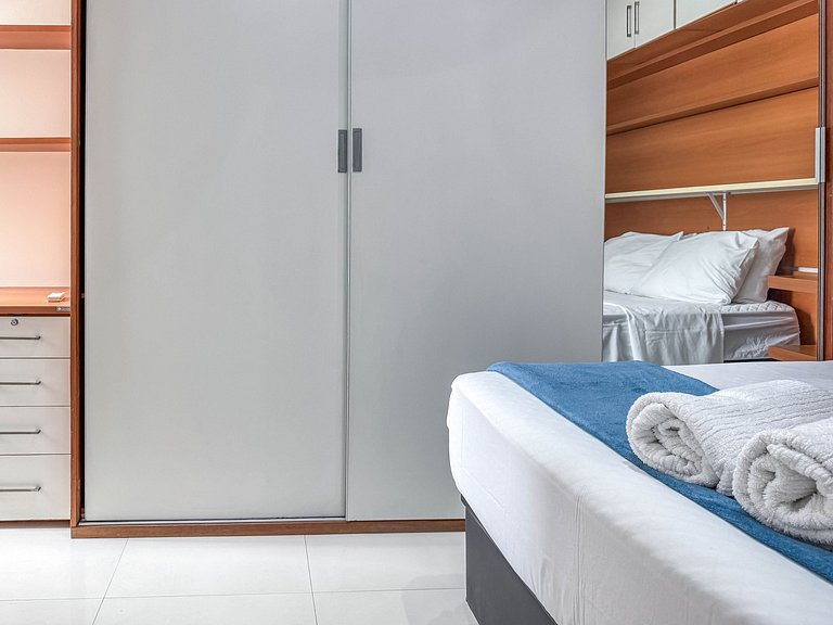 Vista Mar com 2 Quartos na quadra da praia