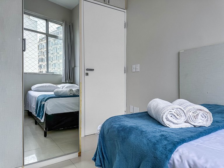 Vista Mar com 2 Quartos na quadra da praia