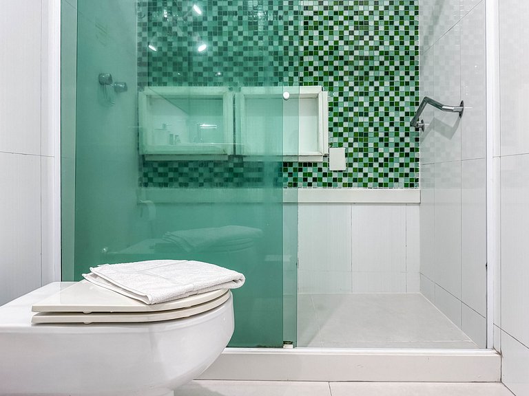 Vista Mar com 2 Quartos na quadra da praia