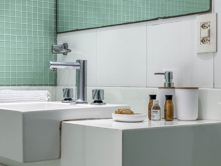 Vista Mar com 2 Quartos na quadra da praia