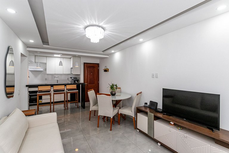 Novo! Design & Conforto/2Qts | 100m Praia/Metrô