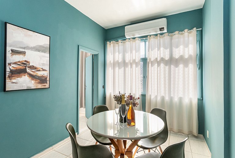 Charmoso apartamento para família perto da praia