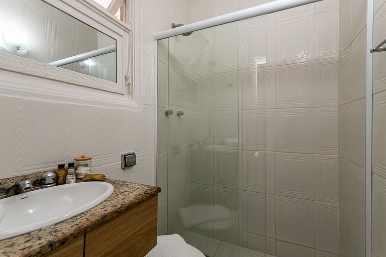 Charmoso apartamento para família perto da praia