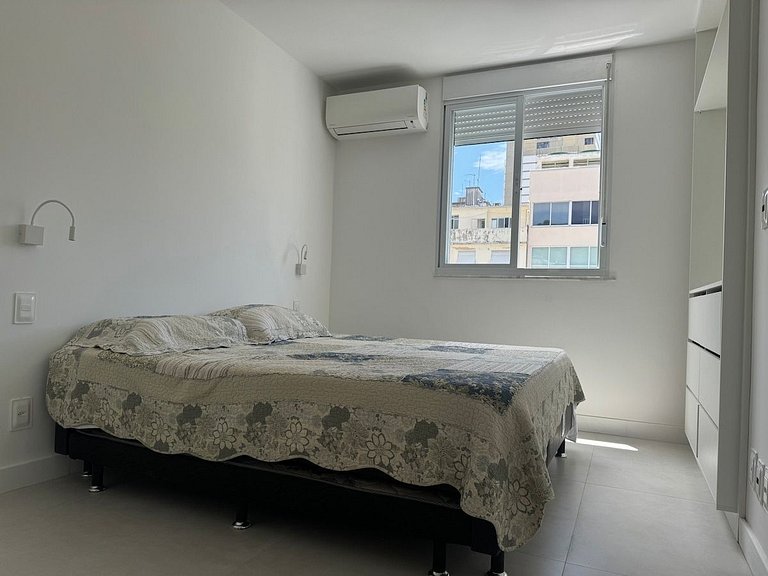 Apto novo no melhor de Copacabana